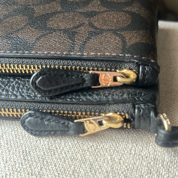 Coach Signature Brown Pebbled Leather Wristlet - Picture 8 of 13